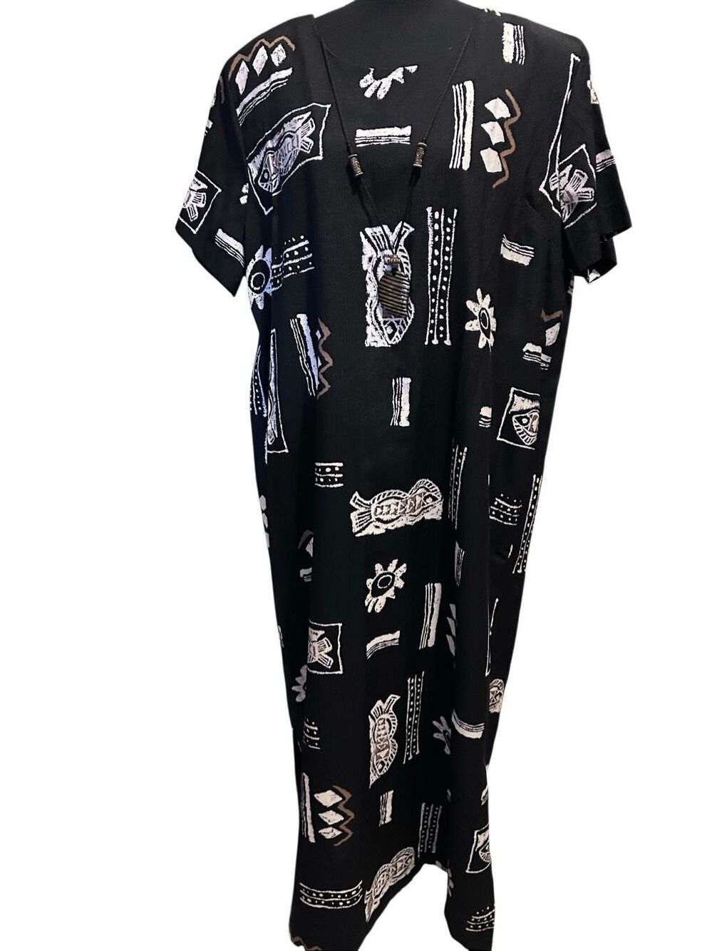 Premier international Ladies Plus Long Maxi Printed Dress Size 2X with Necklace